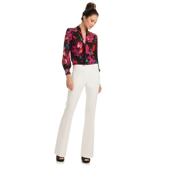 💕TRINA TURK💕 White Danno Flare Pants 8 NWT - Picture 1 of 8